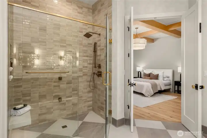 Easy entry zero step oversized shower