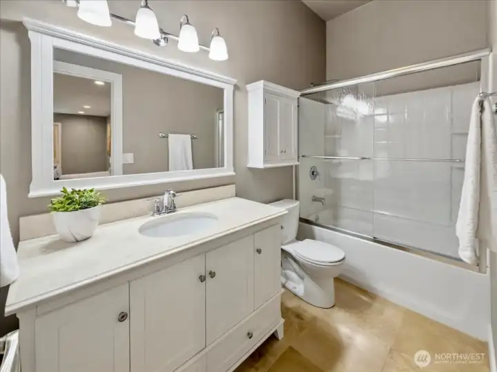 Second bedroom ensuite bathroom.