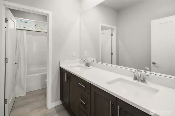 Upper Full Bathroom Suite