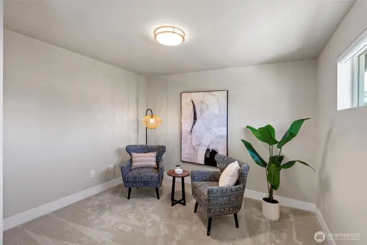 Sitting room off Primary