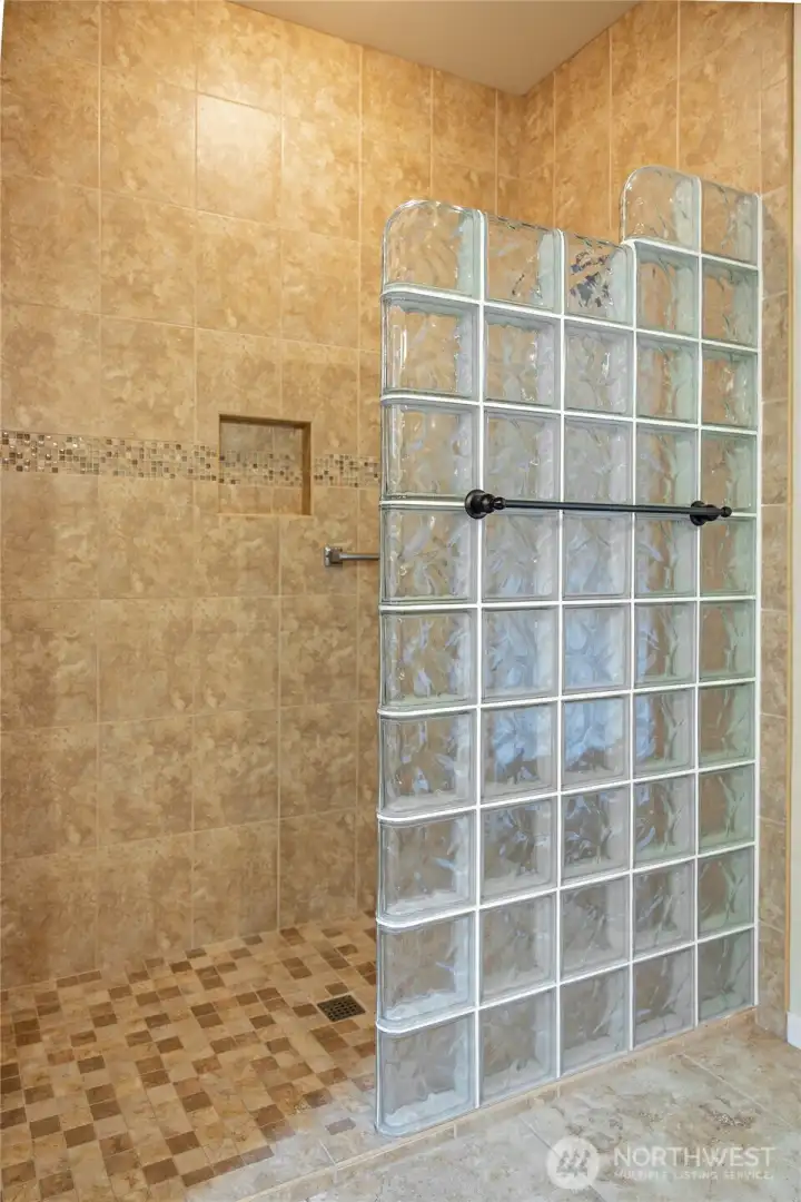 Primary shower
