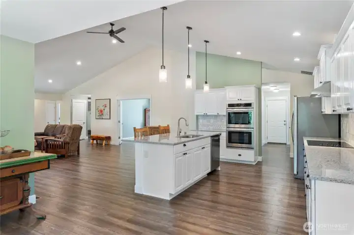 Light and bright spaces create a warm and inviting vibe. Light and bright spaces create a warm and inviting vibe.