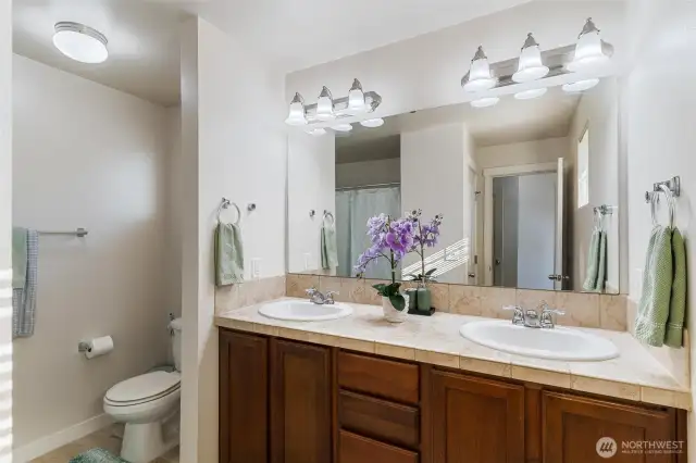 Dual sinks in your primary suite