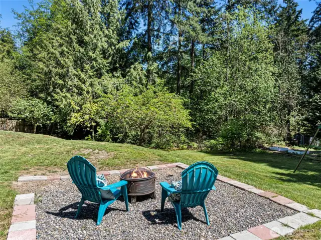 Lovely fire pit area to enjoy those summer nights!