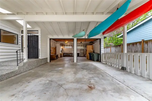 Huge Carport outside of the 4 car garage !!!!