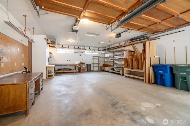 4 Car Garage.  They just don't make them like this anymore !  Have a home business right here. No HOA in this neighborhood....