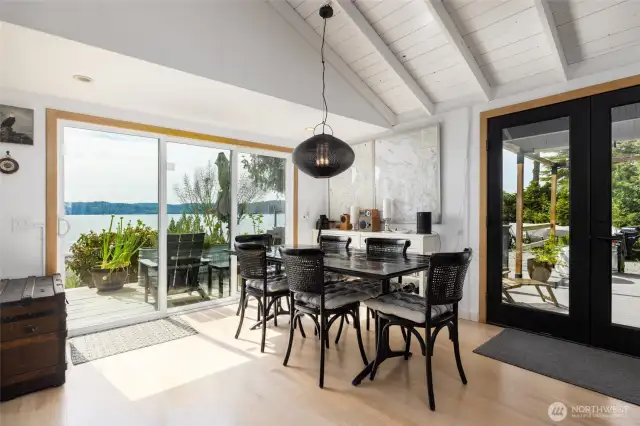 Huge slider to let the outside in!!!