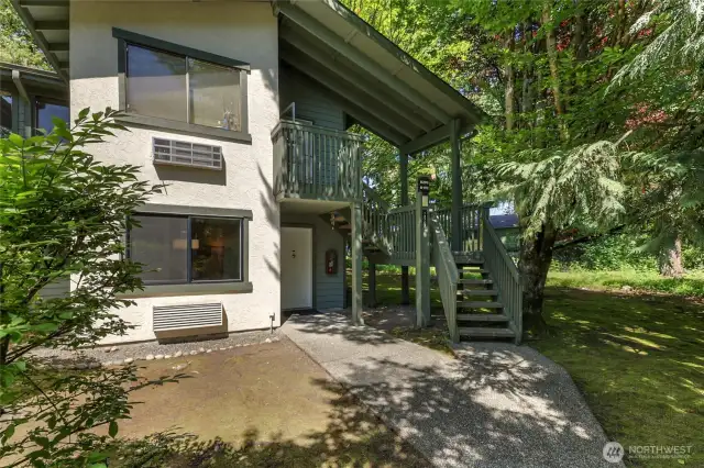 Welcome home to this fantastic home located in the Arrowood neighborhood.