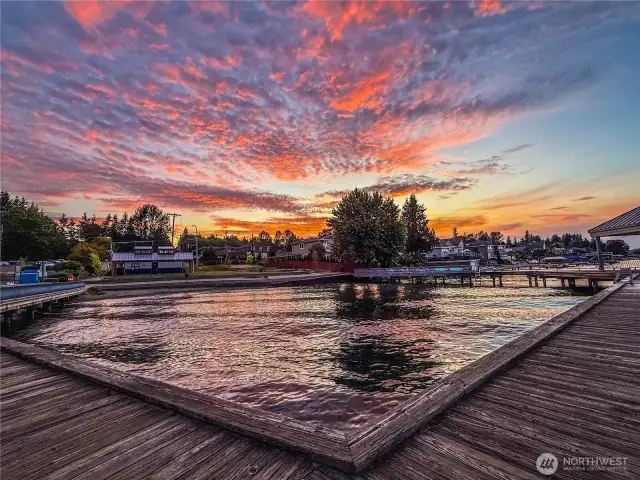 Easy walk to the lake! Breathtaking sunsets and sunrises 07/30/2025 Sunset