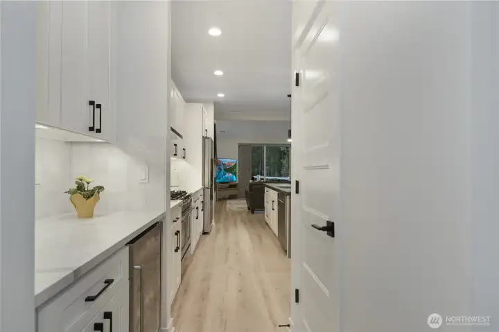 Butler's cove with wine/beverage refrigerator and pantry