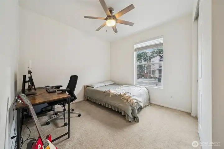 Bedroom/Den, ceiling fan