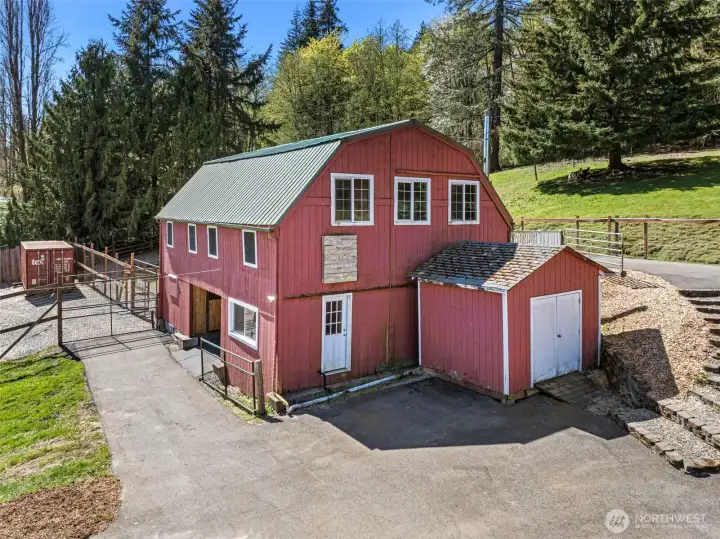Refurbished barn ready for plug and play 6-figure dog boarding business and/or horses. Refurbished barn ready for plug and play 6-figure dog boarding business and/or horses.