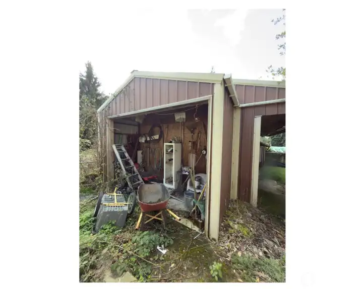 Storage space off kennel outbuilding