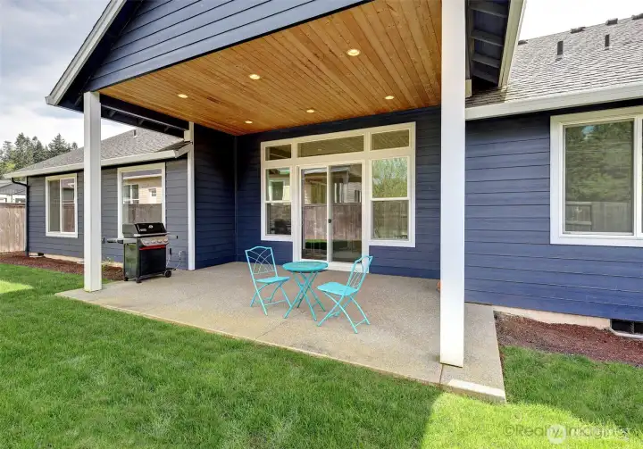 Covered patio plumbed for gas