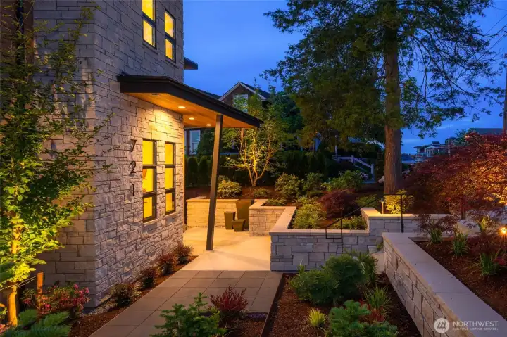 Stone and corten steel details create stunning entry details