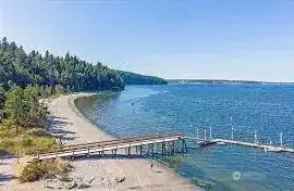 Beaches and dock. One of the best sandiest beaches on the peninsula
