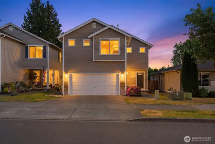 Charming exterior on this adorable Pasadera Heights home Charming exterior on this adorable Pasadera Heights home