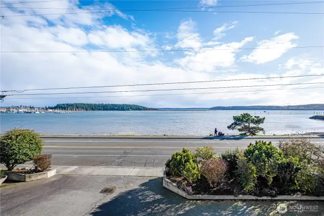 The views never stop here from each level of the home.