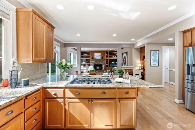 Great room including eating area.