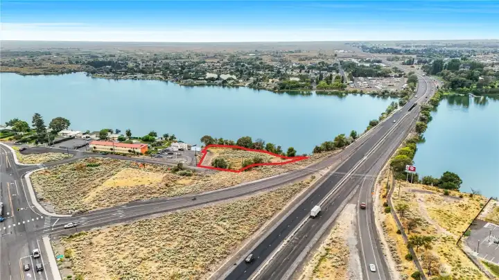 Expansive lot ready for commercial development
