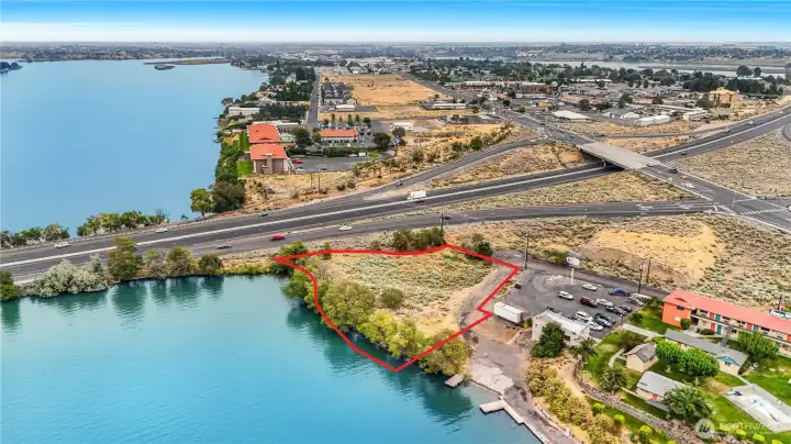 Rare commercial lot in a growing Moses Lake community