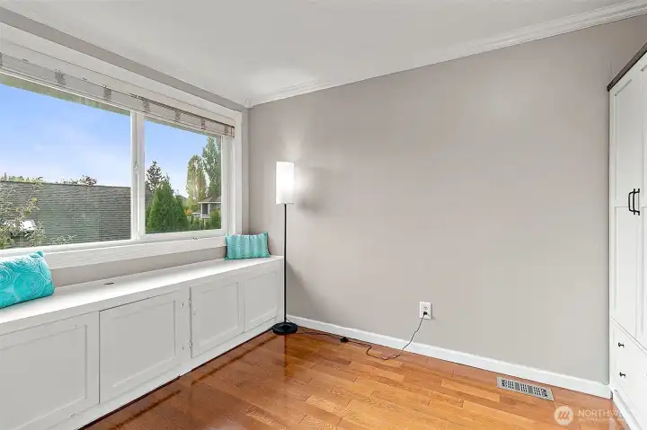 Bedroom #2 has a cute little baywindow.