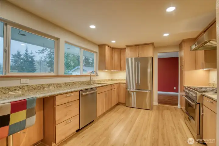 Kitchen with eating bar