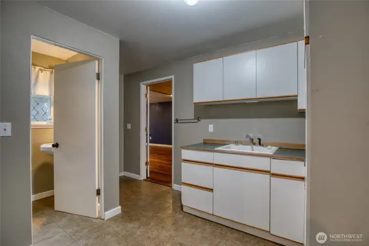 Utility sindk and storage