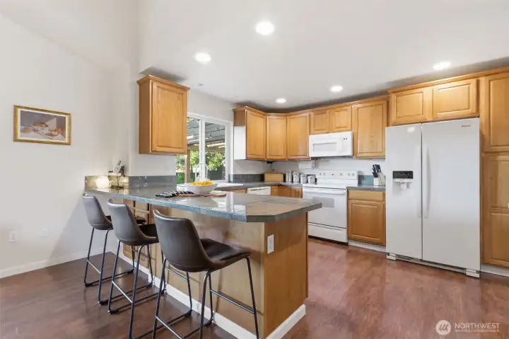 Lovely open kitchen with breakfast bar