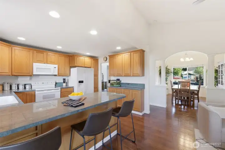 Lovely open kitchen with breakfast bar