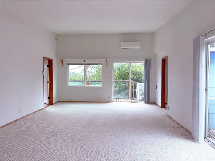 Large primary bedroom