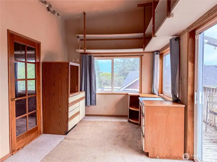 Extra finished room off the primary