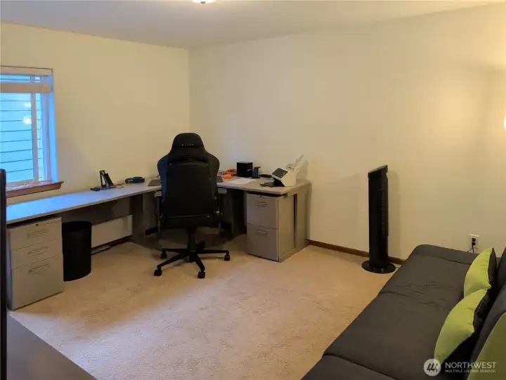 Bonus Room / Office Bonus Room / Office