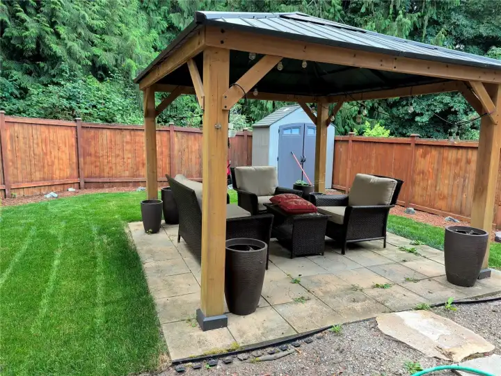 Backyard w Gazebo Backyard w Gazebo