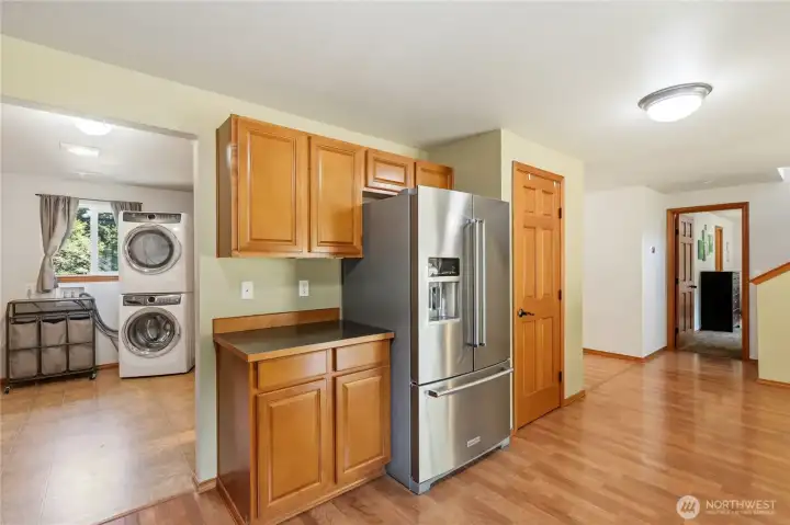 Large laundry room can aslo serve as a mud room with access to the attached garage Large laundry room can aslo serve as a mud room with access to the attached garage