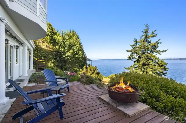 Enjoy s'mores and sound views from your lower deck fire pit