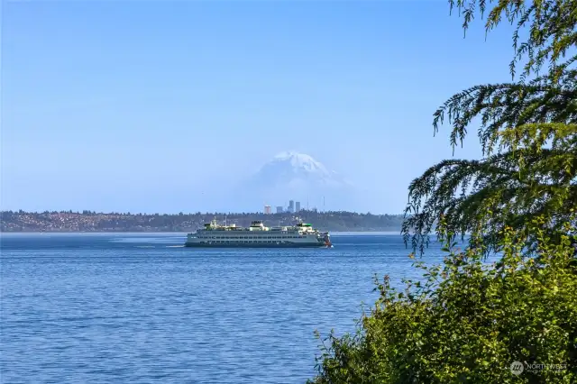 Soak in views of the sound, ferries, Mt Rainier, and the top of the Seattle skyline