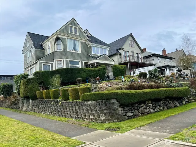 Don't miss this beautiful multi-family investment opportunity!