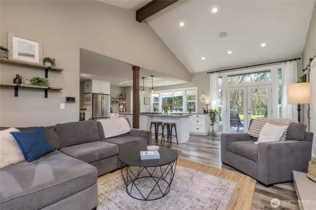 Vaulted ceiling, built-in speakers and beautiful architectural elements