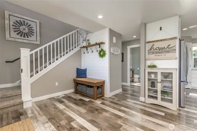 Large and welcoming entry area