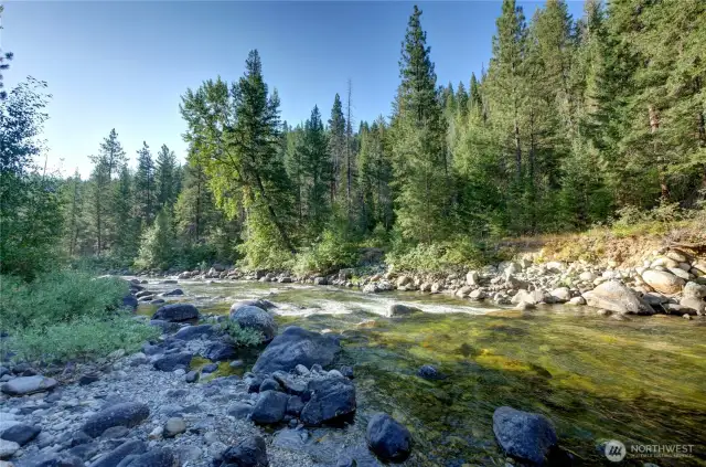 Over 1000' feet of low, mid, and high bank waterfront on this rare riverfront parcel.