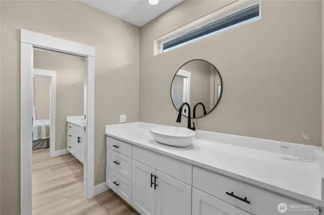 Ensuite bathroom 2 with "Jack & Jill" door to ensuite bathroom 1.