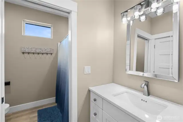 Bedroom 3 ensuite bathroom.