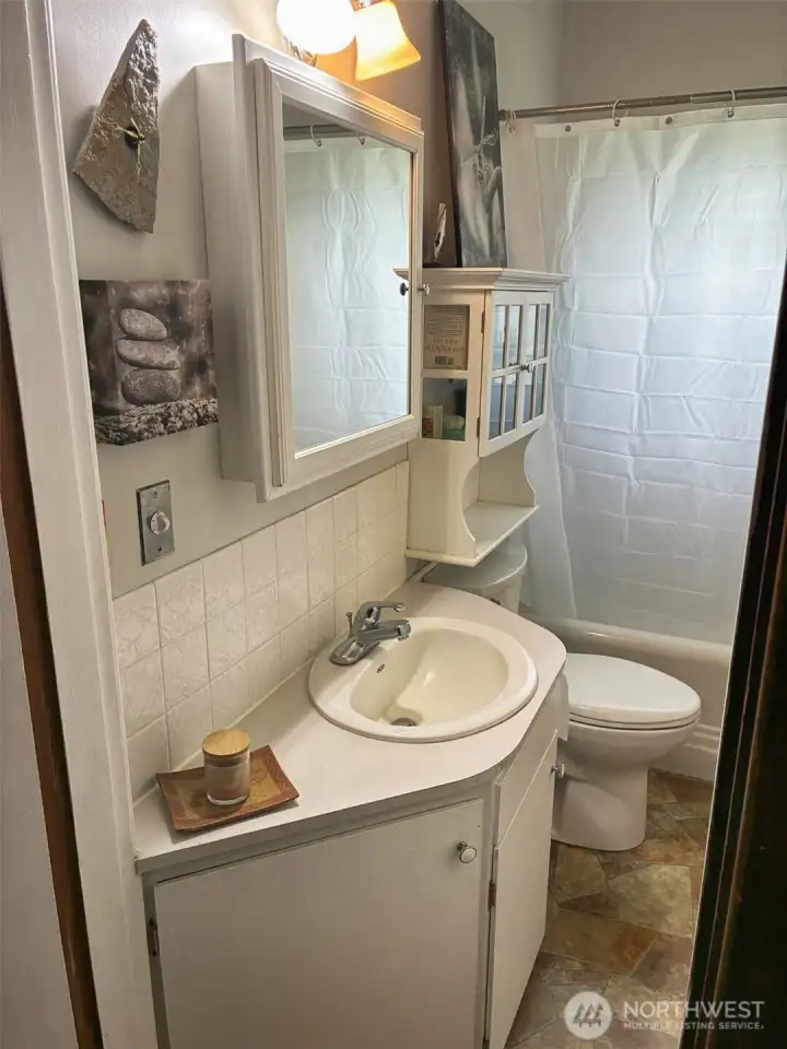 Main Floor Full-Bath