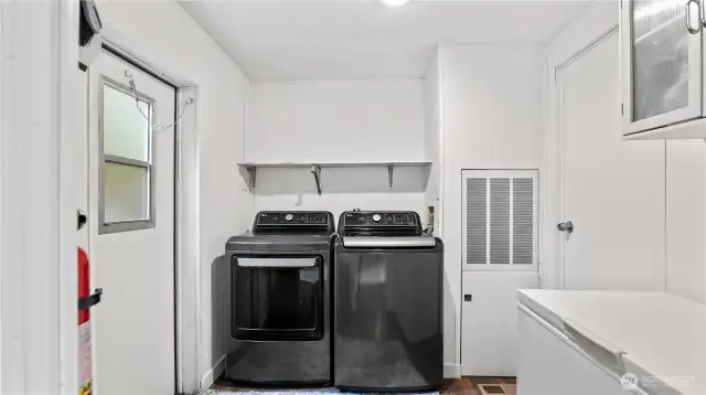Butlers pantry into the Laundry room.