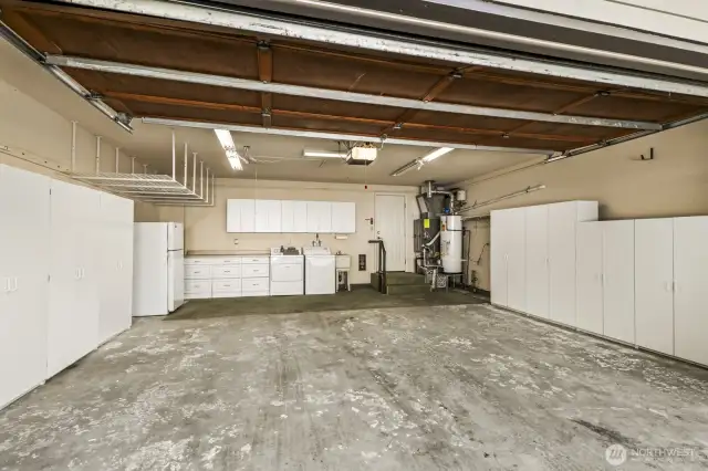 Oversized garage, tons of storage options