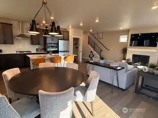 Breakfast nook/dining area off the great room as well.