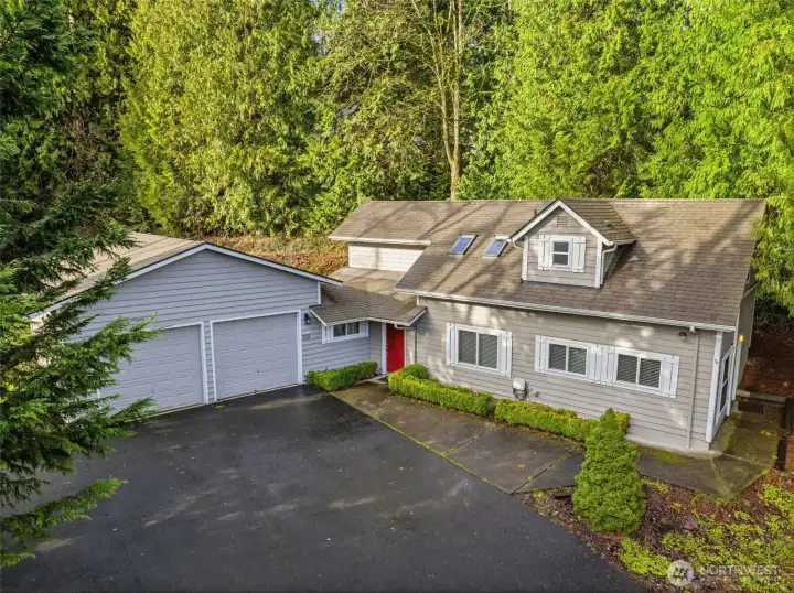 Welcome Home - 133 W Beacon Hill Dr, Longview, WA