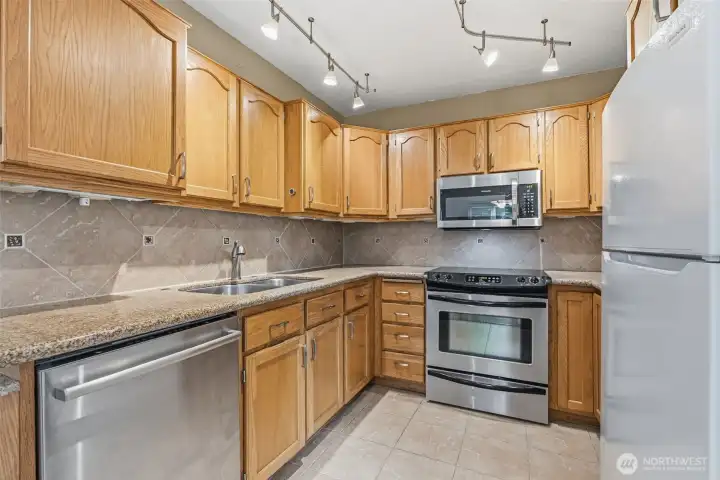 Stainless steel appliances all stay