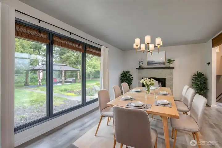 virtually staged dining space